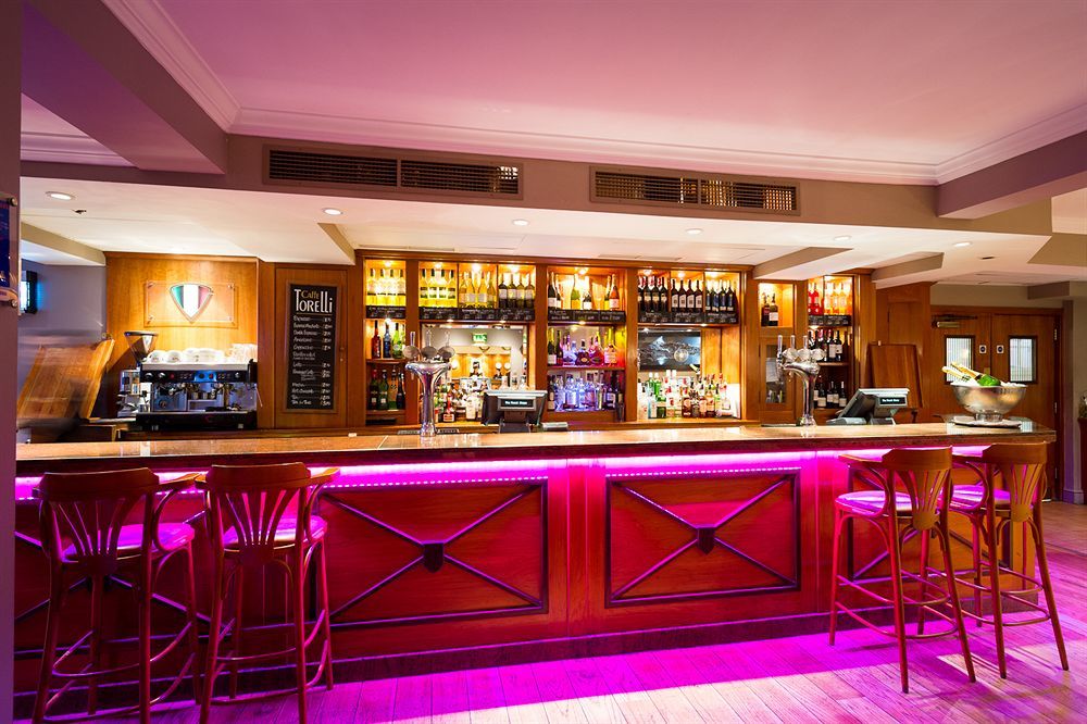 The Royal Chace Hotel Энфилд Экстерьер фото
